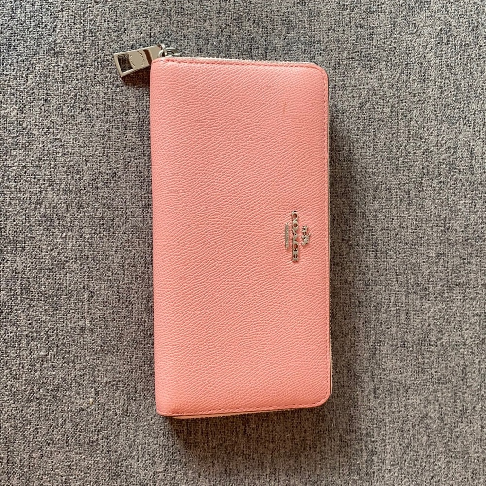 STUNNING PINK COACH GENUINE LEATHER BI~FOLD WALLET